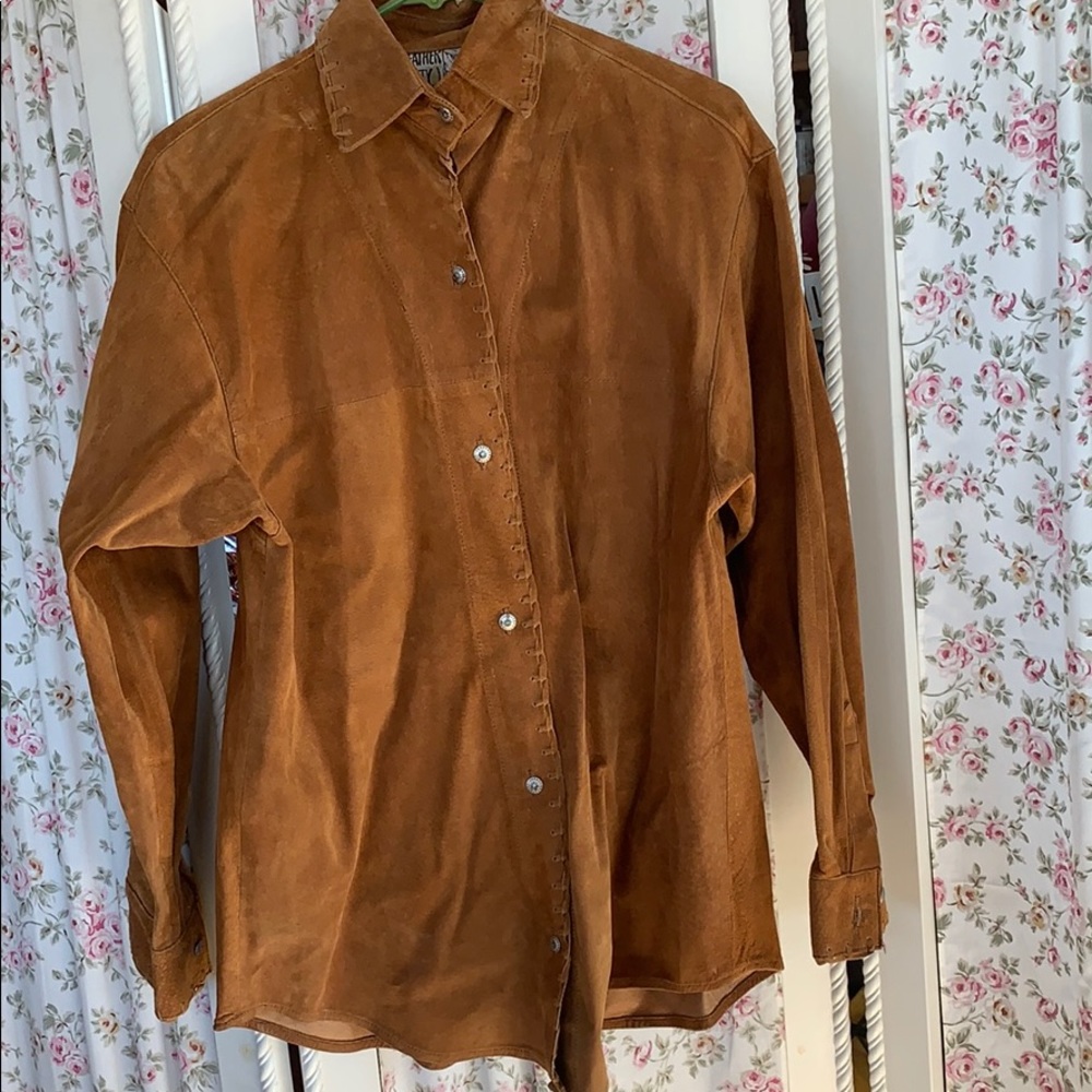 Women’s suede shirt 42 chest